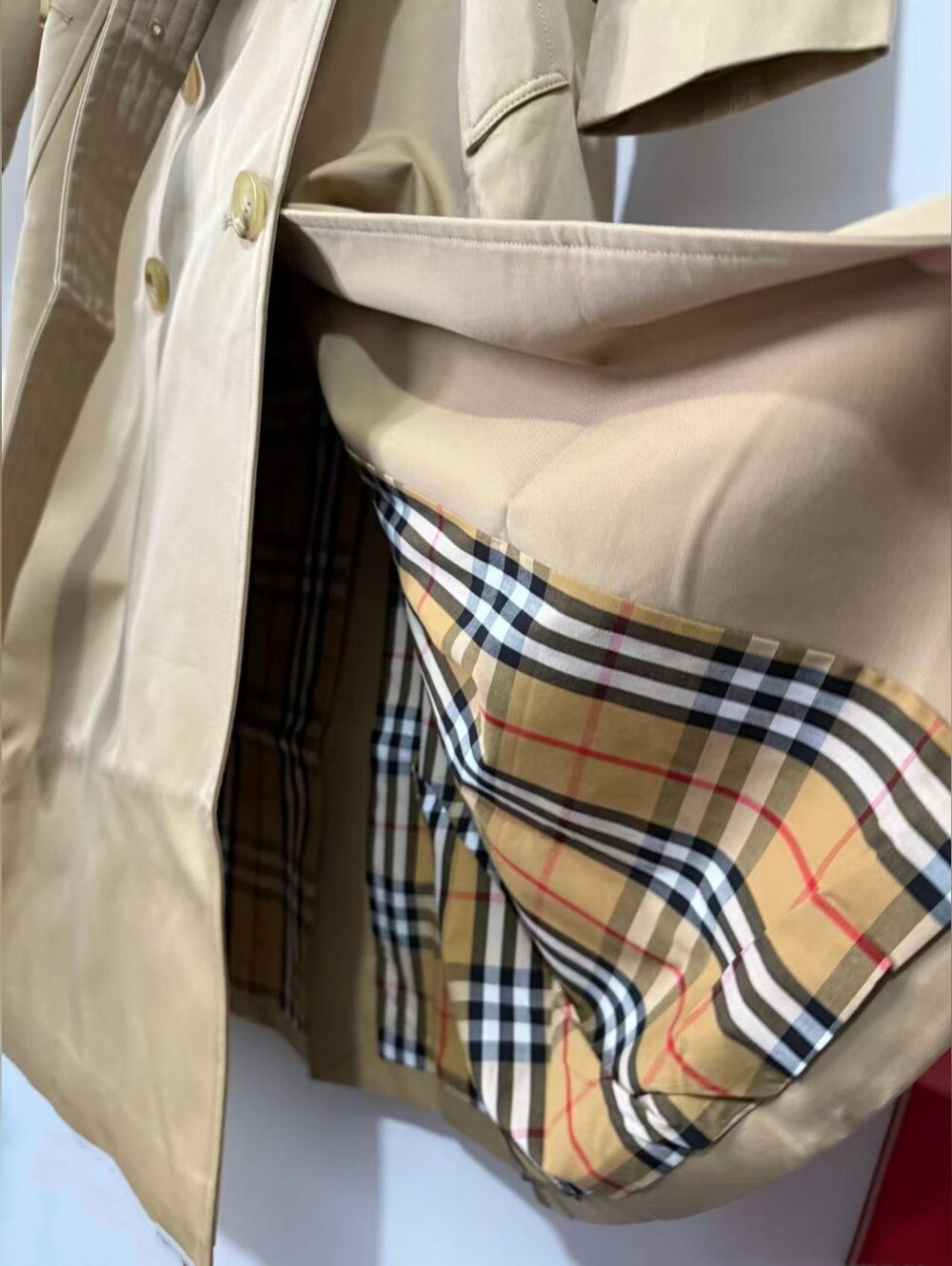 Burberry Beige Classic Double-Breasted Trench Coat with Belt - Picture 15 of 15